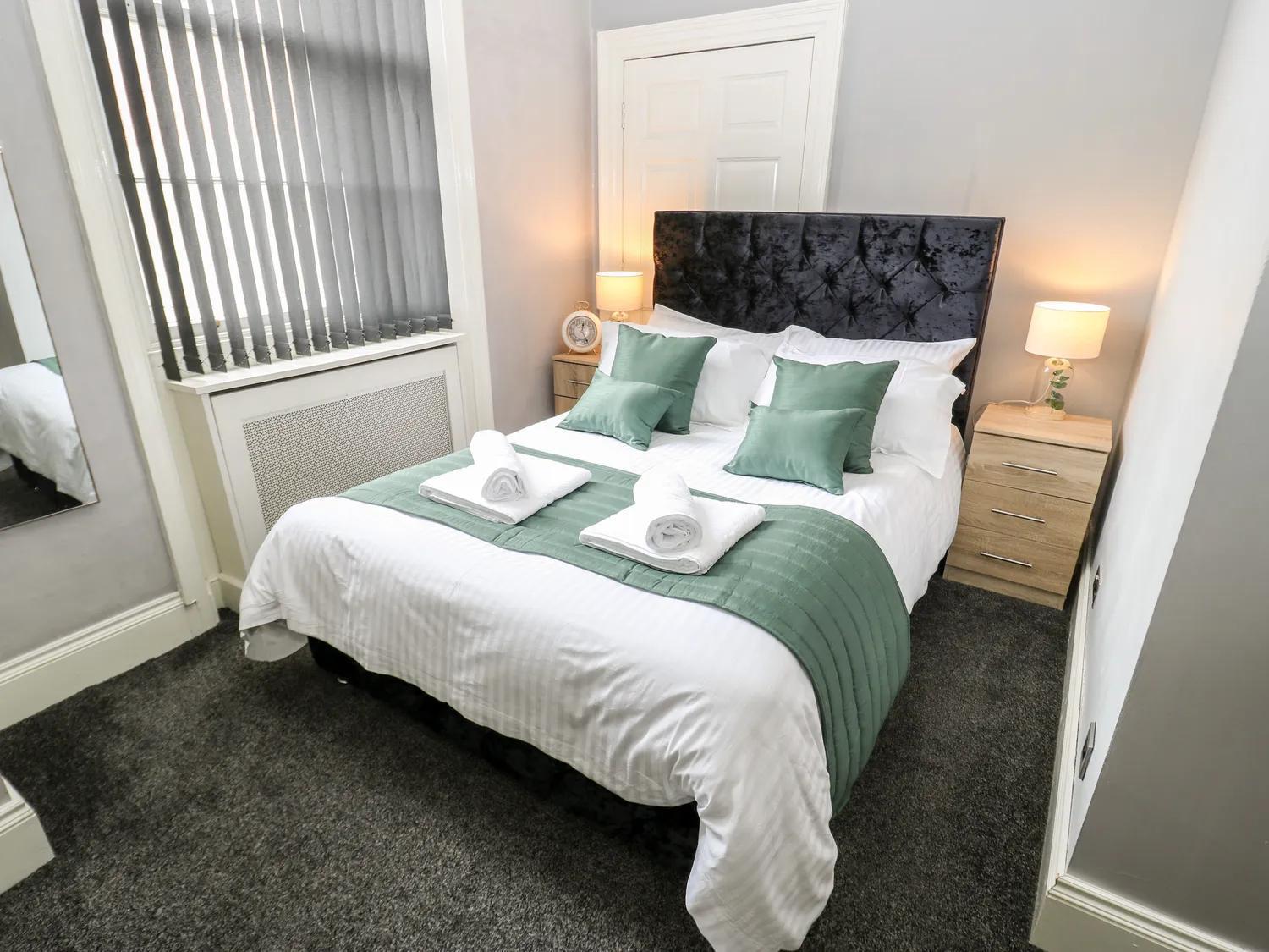 St John'S North Hotel Apartments Wakefield Esterno foto