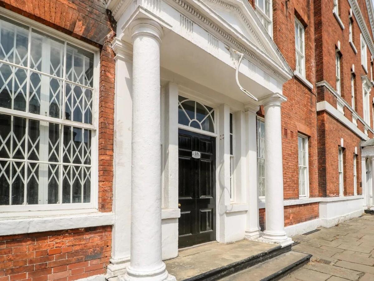 St John'S North Hotel Apartments Wakefield Esterno foto