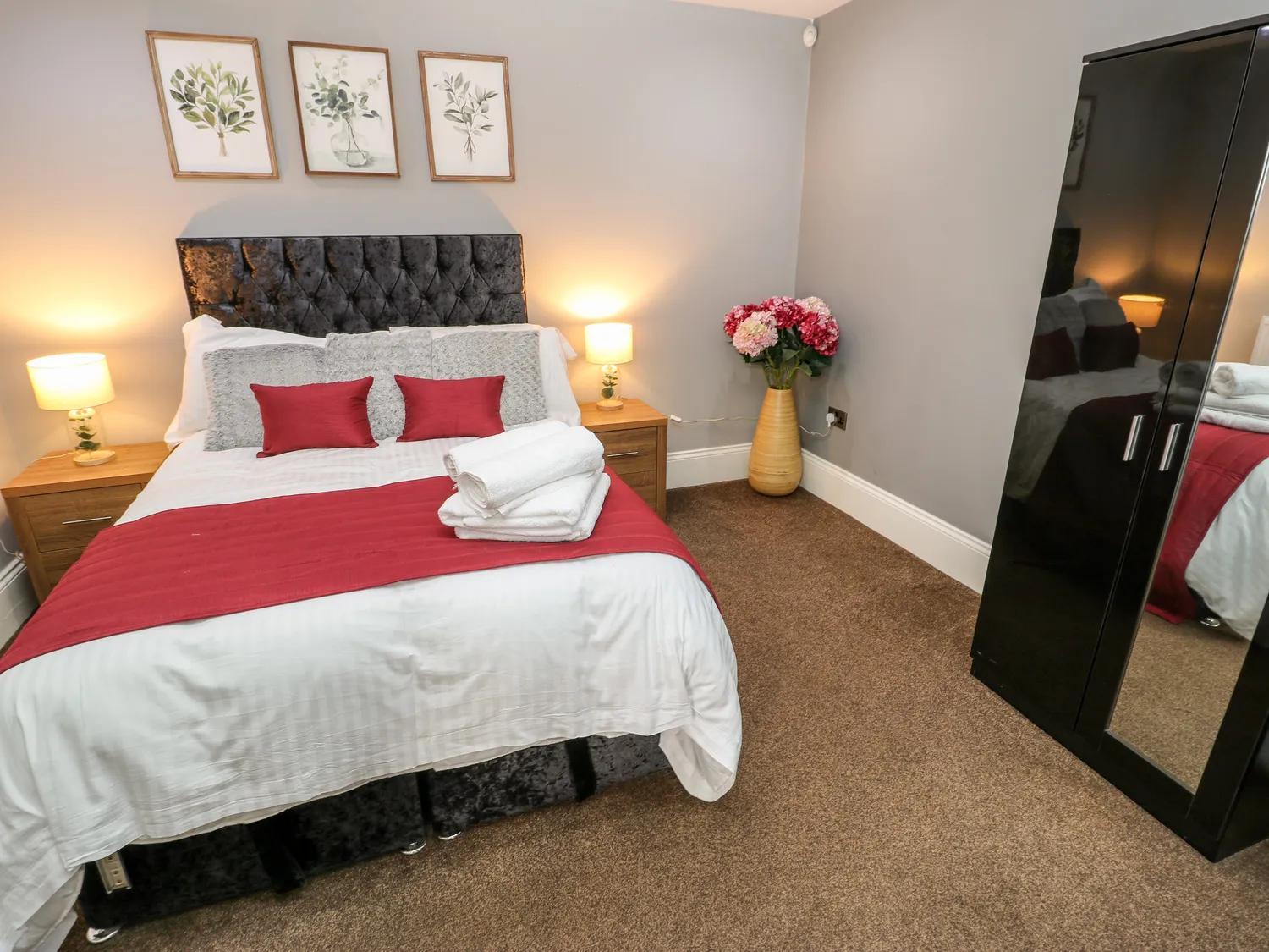 St John'S North Hotel Apartments Wakefield Esterno foto